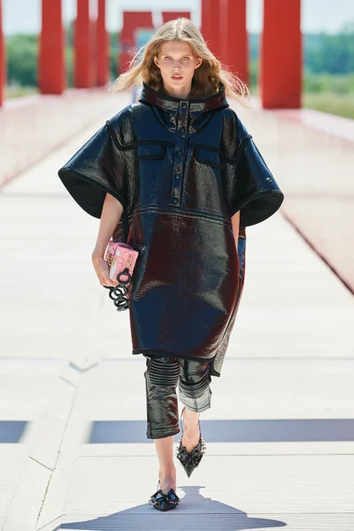 Look 2